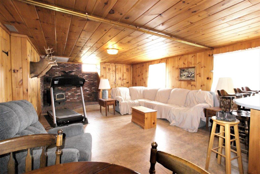 Braymer's Mountain Farm Living Room